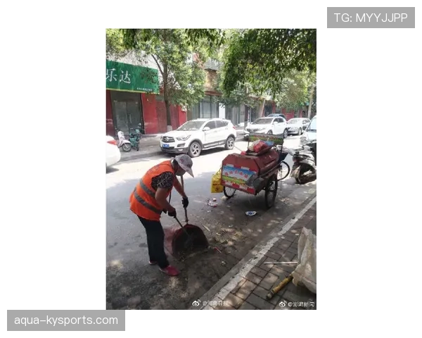 马琳超市推着菜车，手腕那块表像天文台价，隔壁阿姨直接怀疑人生